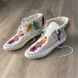 Rare Vintage LJ Simone White Leather Moccasins
